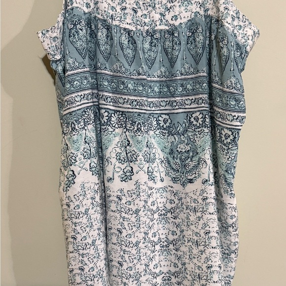 Floral Blue and White Tank Top - Picture 3 of 6